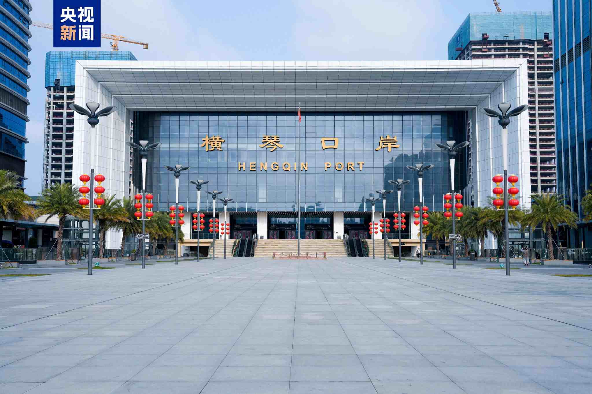 珠海横琴口岸——30000㎡PVDF 固体氟碳涂料白色喷涂的铝单板